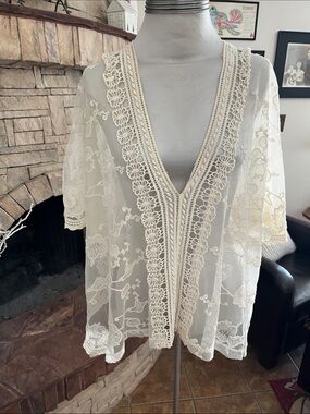 Capio Embroidered Lace Kimono Top Size S/M